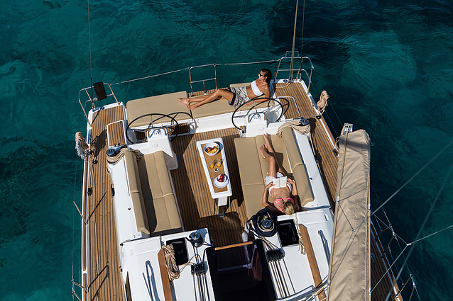 Algarve Yacht Charter - Vilamoura Luxury Yacht Charter